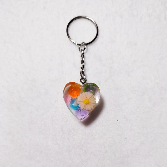 Transparent resin heart keychain – Colorful heart keychain – Funky bag charm with upcycled beads – Unique handmade accessory