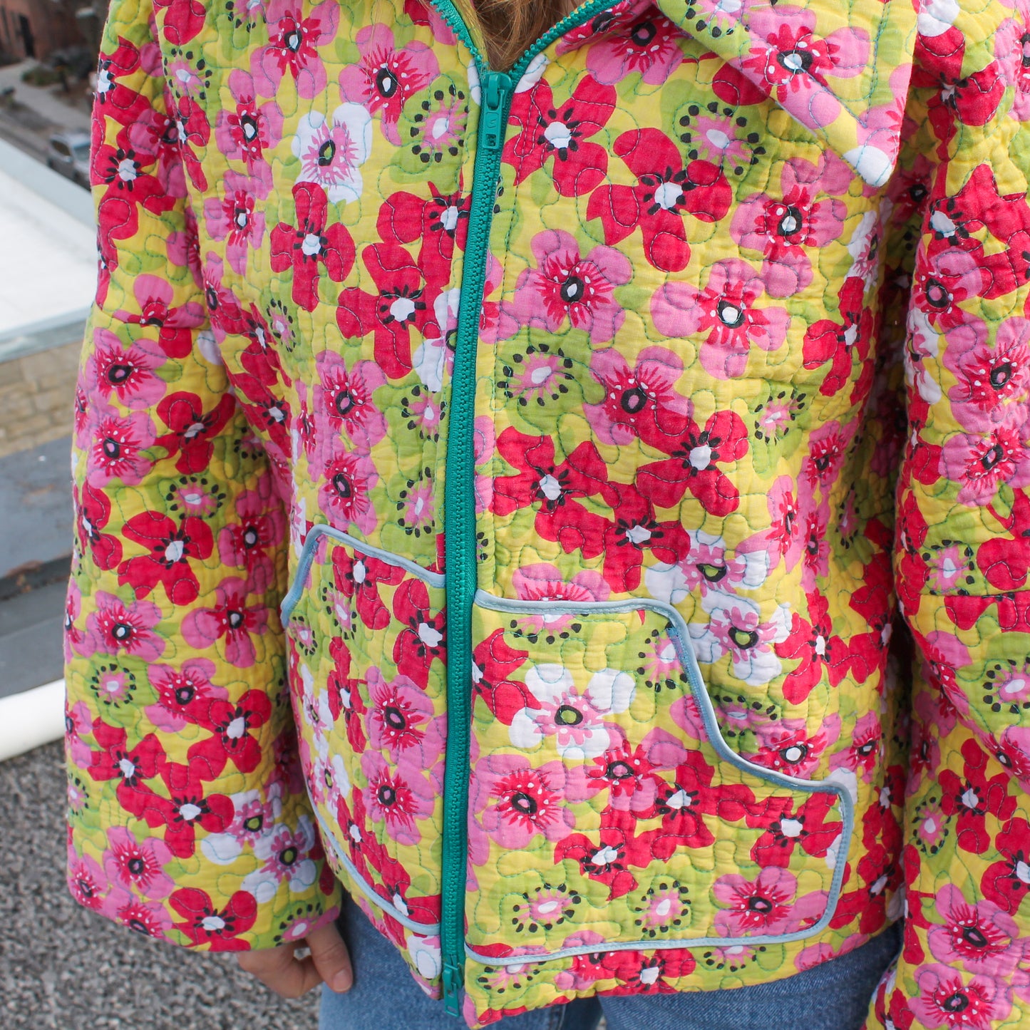 Veste fait main Montréal | Veste artisanale unique | Mode éthique locale | Pièce originale | Veste quilt | Upcycling | Veste fleurs