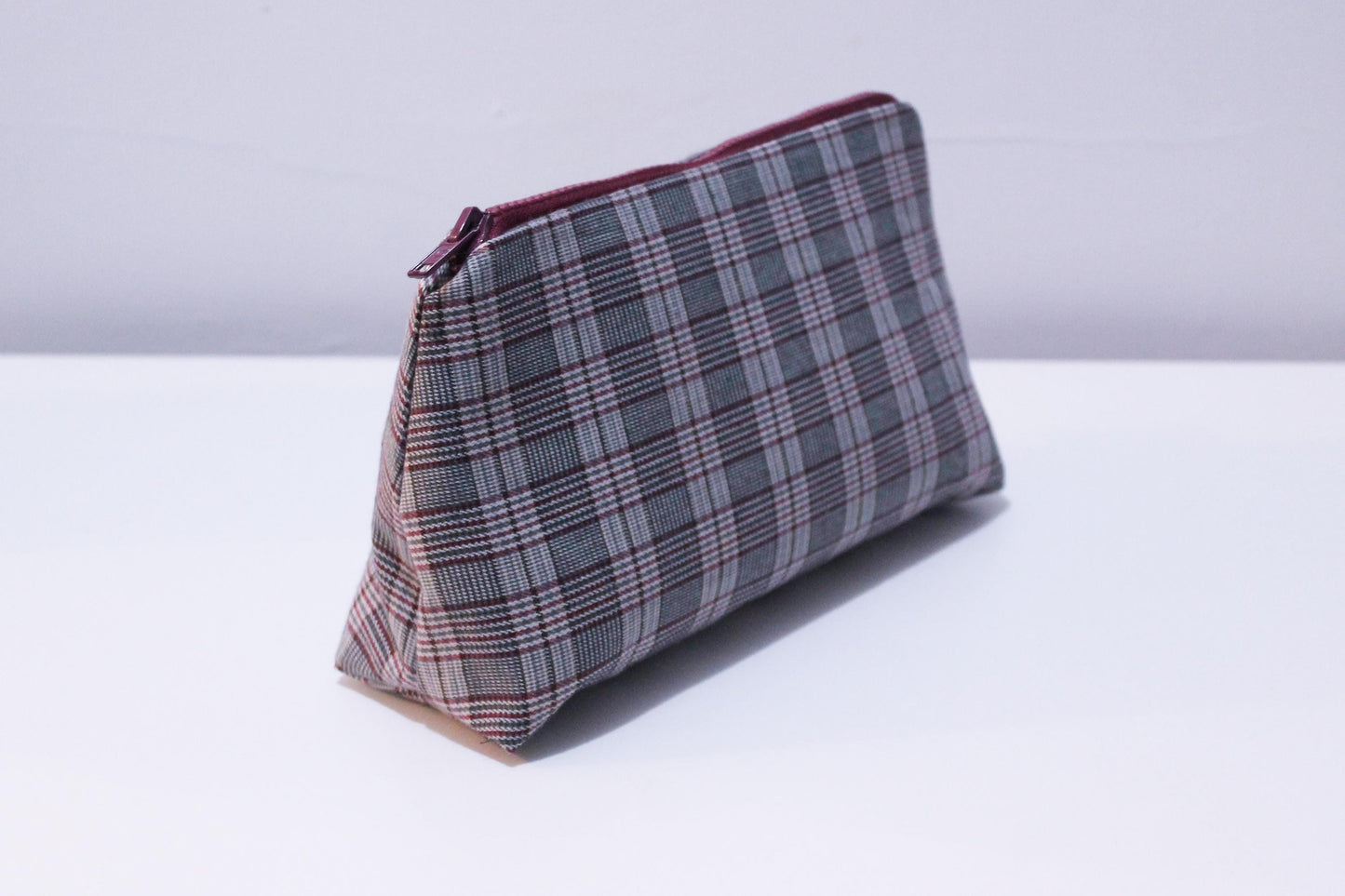 Handmade vintage fabric pencil case | Unique retro pouch | Handcrafted sewing accessory | Prince of Wales check fabric | Checkered pencil case