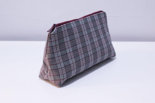 Handmade vintage fabric pencil case | Unique retro pouch | Handcrafted sewing accessory | Prince of Wales check fabric | Checkered pencil case