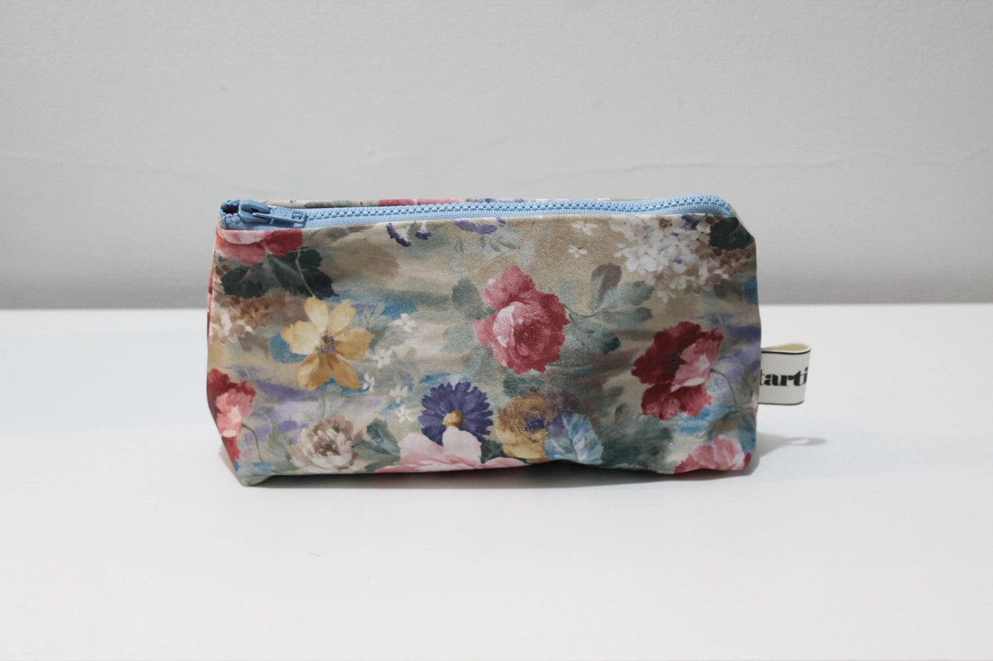 Handmade vintage fabric flower pouch | Unique retro clutch | Handcrafted sewing accessory | Vintage curtain fabric