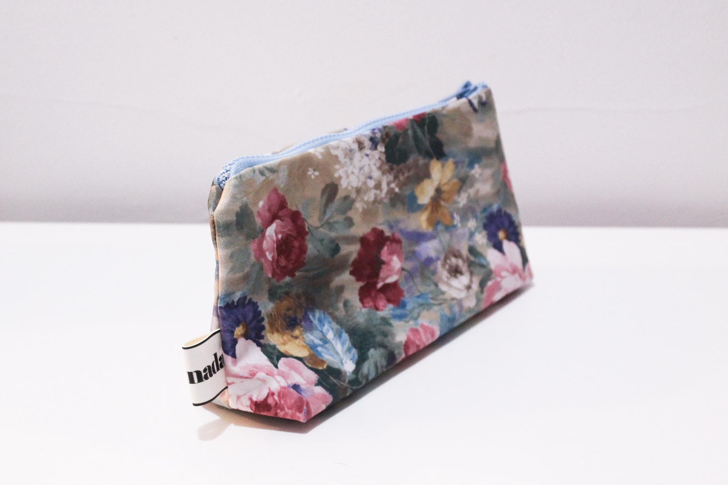 Handmade vintage fabric flower pouch | Unique retro clutch | Handcrafted sewing accessory | Vintage curtain fabric
