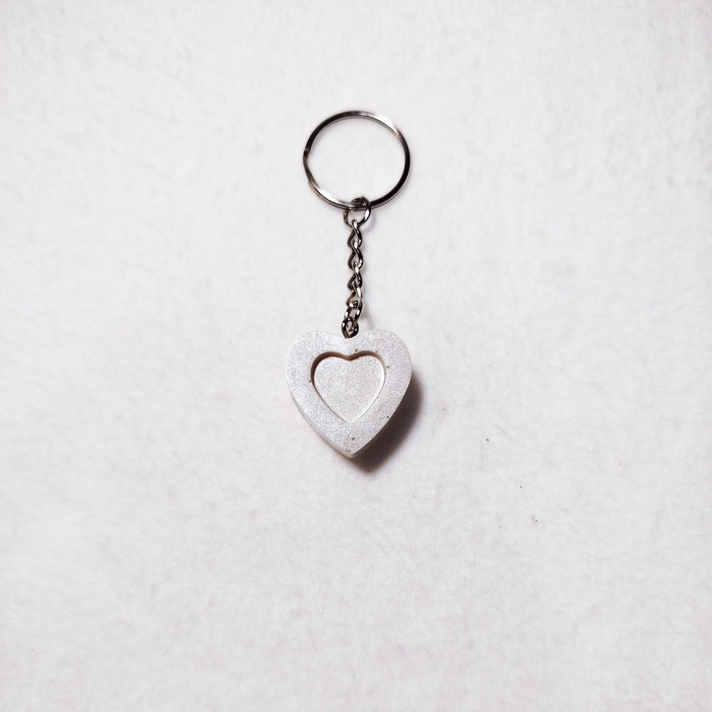 White Heart Keychain – Funky bag charm with upcycled beads – Unique handmade accessory
