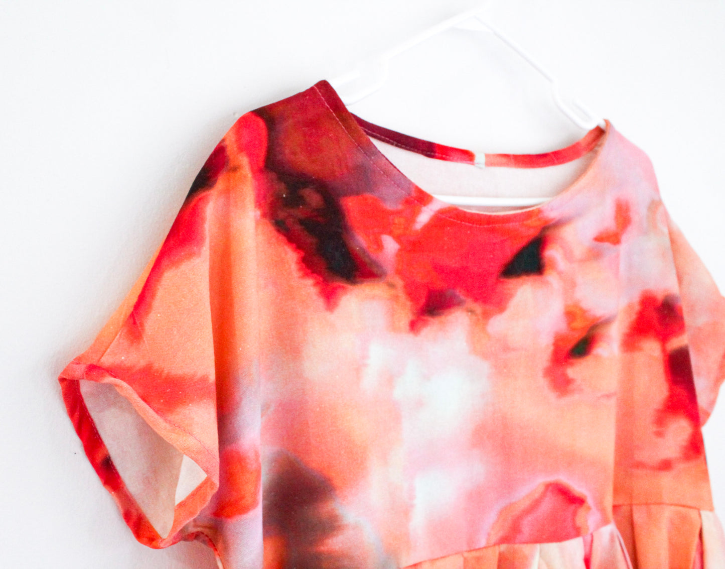 Abstract Red Dress | Wearable Art Dress | Upcycled Fashion Made in Montreal | Women's Size Large | One of a Kind Handmade Dress (Copie)